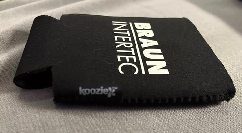 Koozie Magnetic Black Neoprene Can Cooler Braun Intertec New - Picture 3 of 3