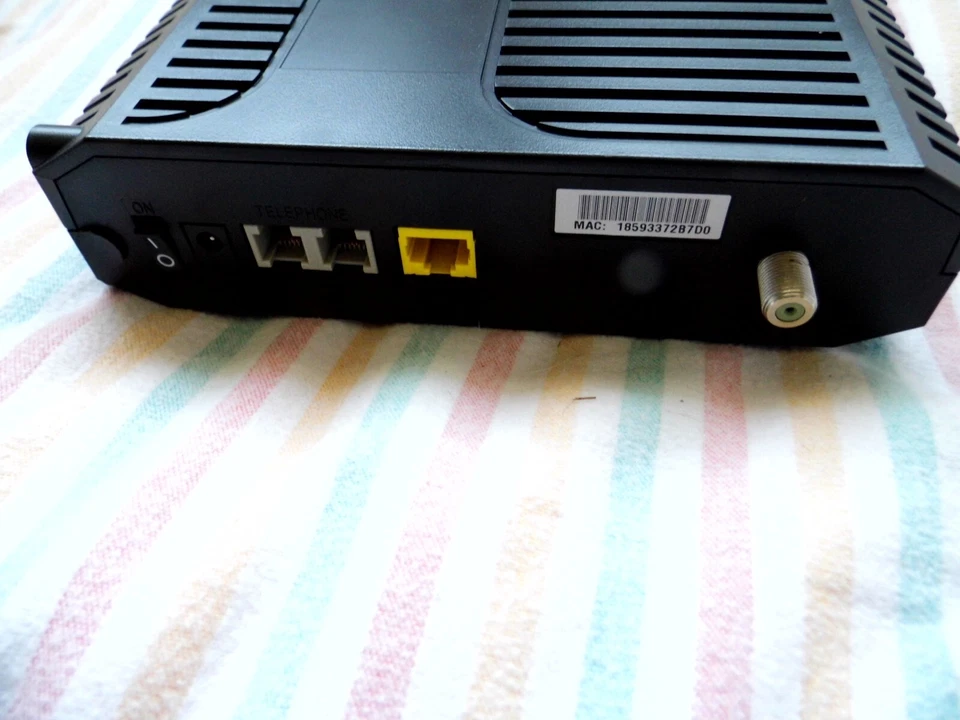 Cisco EPC3208 Modem Ohne Netzteil - Bild 2 von 3