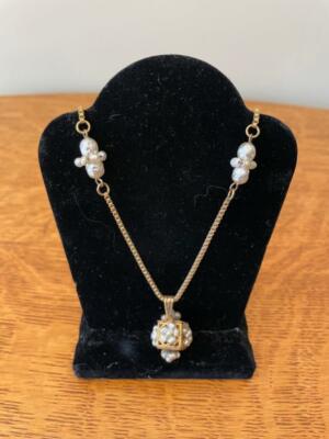SIGNED MIRIAM HASKELL PENDANT NECKLACE
