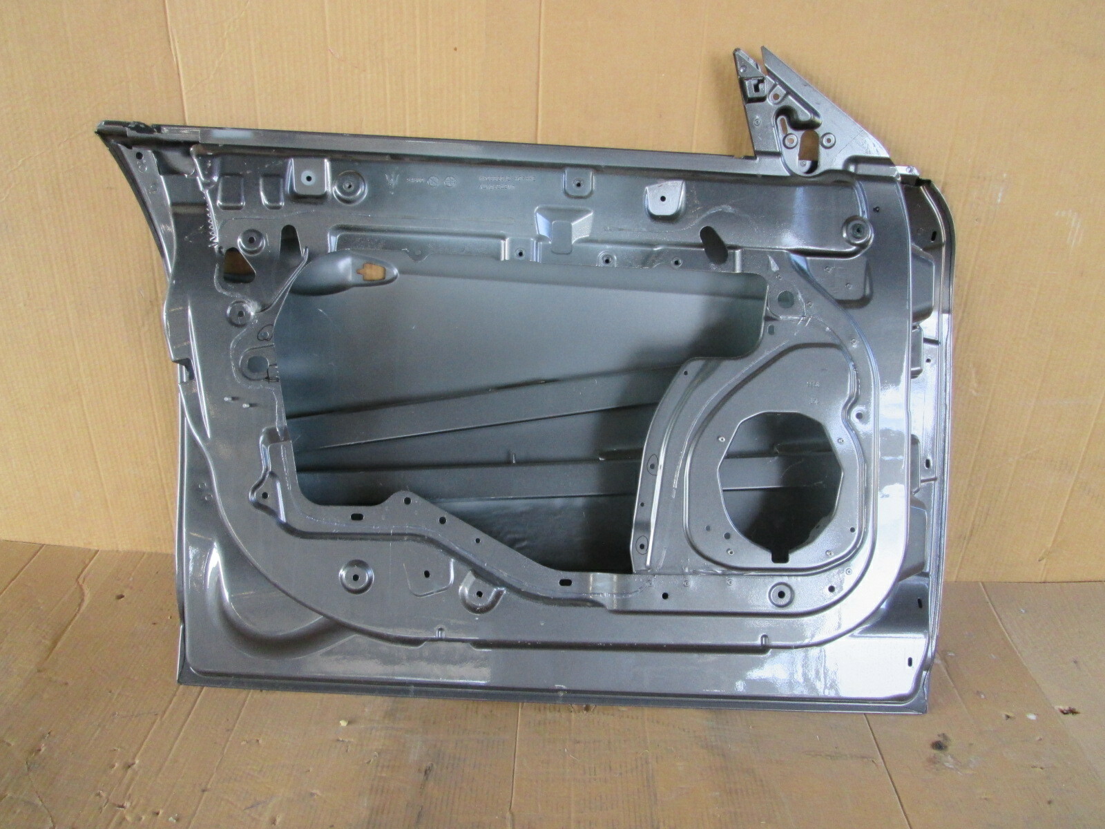 Maserati Ghibli  LH Front Door / Shell P/N 673007994