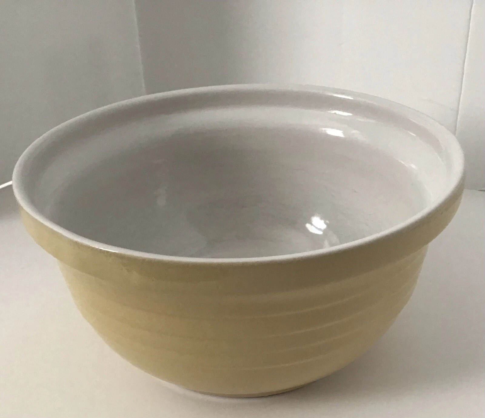 Stoneware,Cottage,farmhouse style,Mixing Bowl,yellow,med Sz8dia,4 Deep