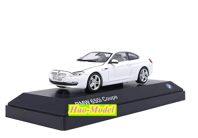 Plástico BMW 1:43 Diecast y de juguete