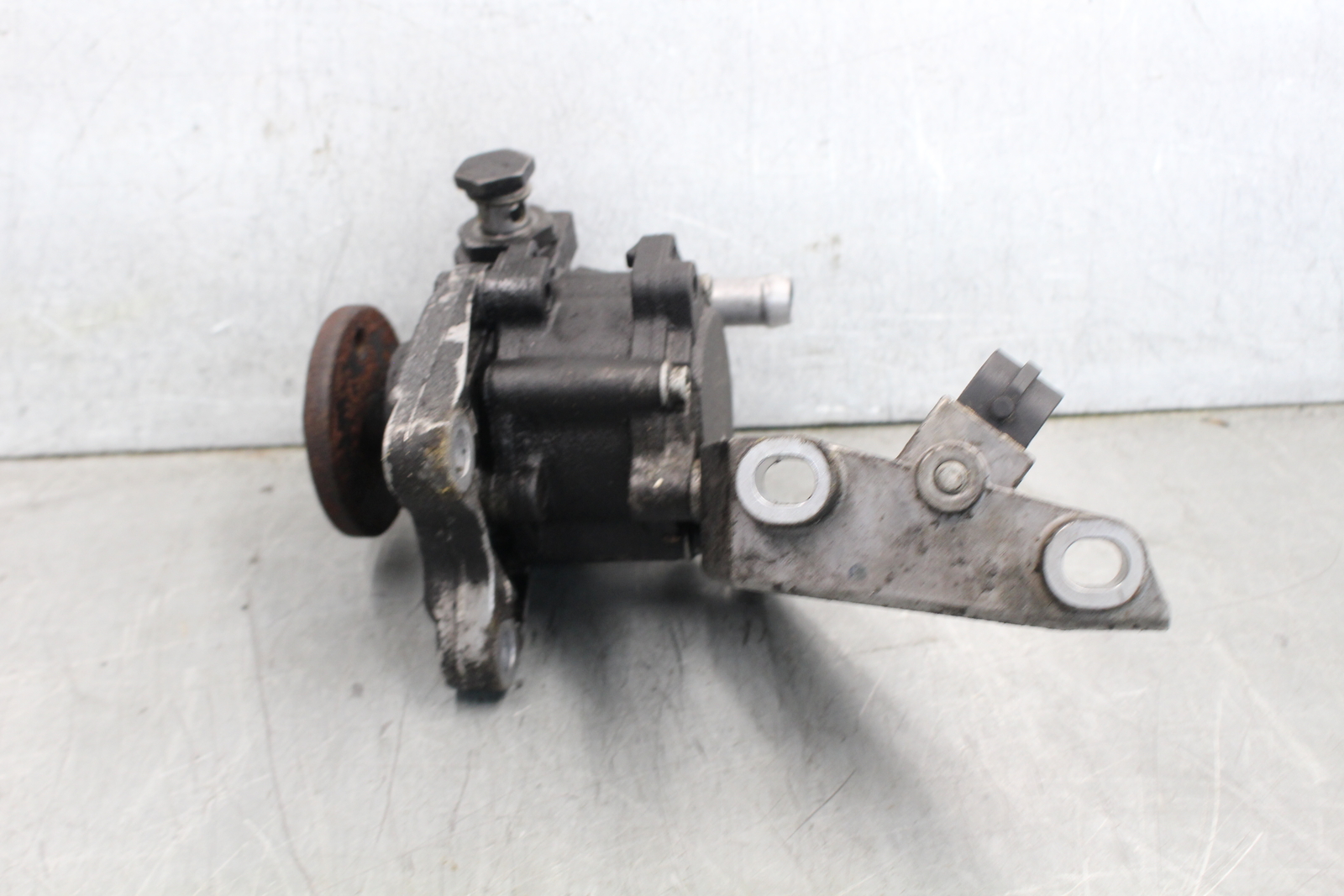 0712 BMW 328xi 328i N51 N52 E92 E90 Power Steering Pump LF30 OEM