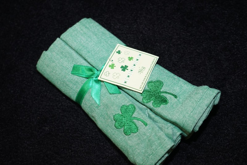 Set of 4 Embroidered Cotton Shamrock Napkins Green Linen Look