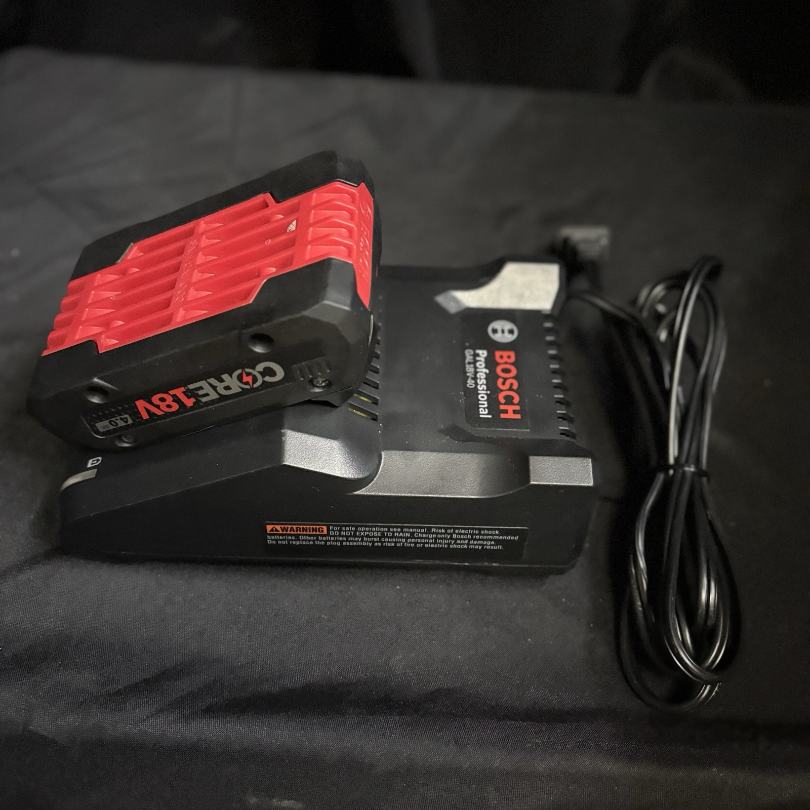 Bosch GAL18V-40 Charger & GBA18V40 Core18V 4.0Ah Battery