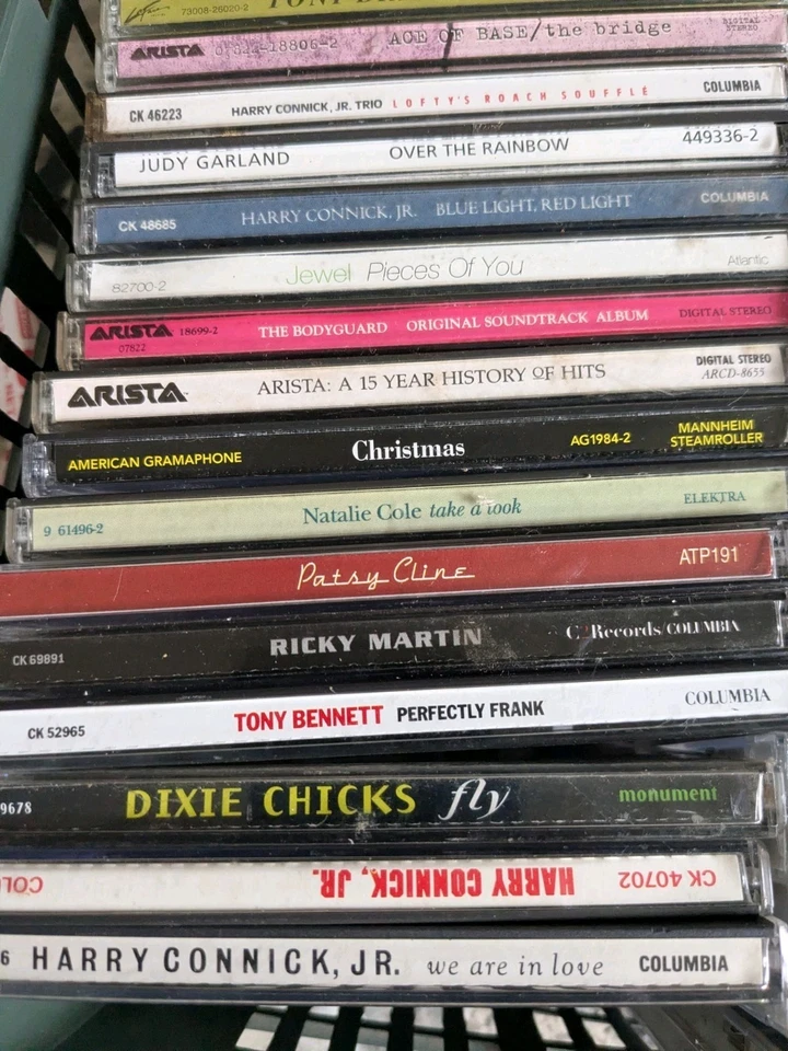 LOT Of 75 CD Mixed Genres Traffi, REM, Whitney, Sting, Madonna, Cline, Spyro ETC Foto 4 de 4