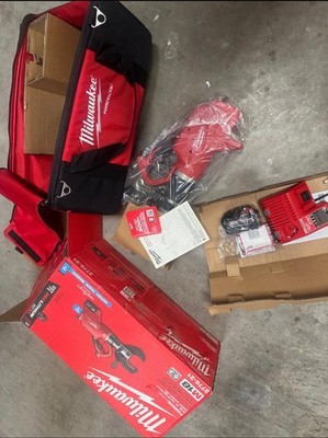Milwaukee 2776-21 M18 Force Logic 3' Underground Cable Cutter 