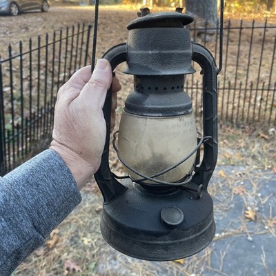 Dietz Little Wizard Patio Post Kerosene Lantern