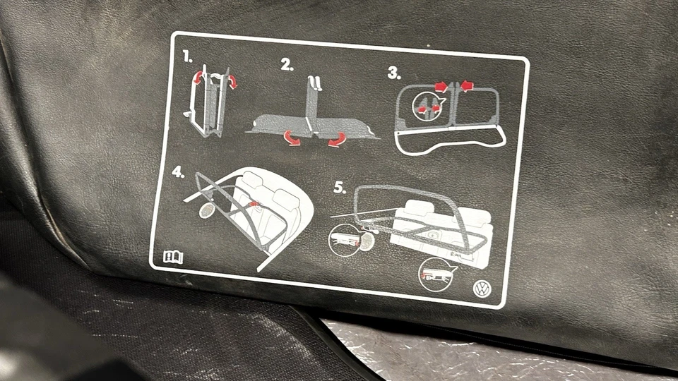 Protetor solar/para-brisa conversível Volkswagen Beetle 2007 com estojo - Imagem 3 de 4