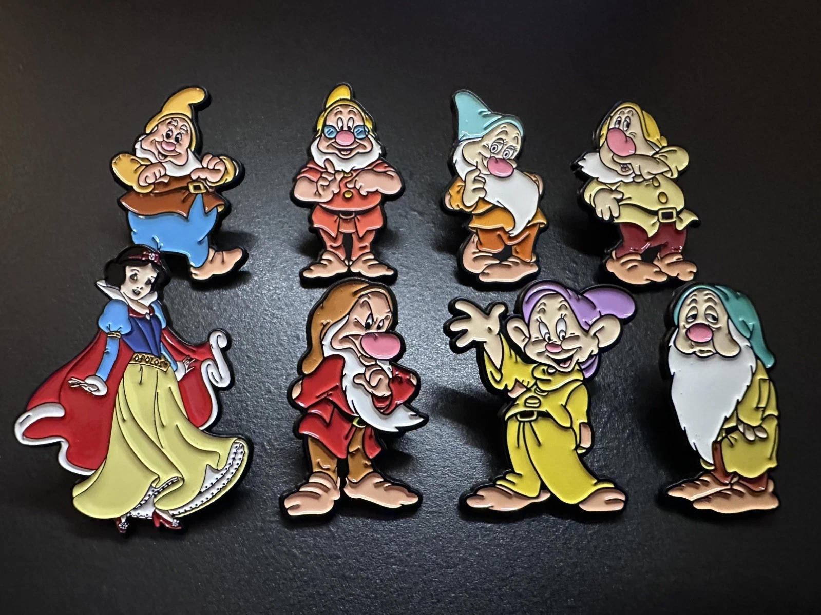 8 x Snow White Seven Dwarfs Enamel Pin Badge Disney Metal Brooch Dopey Grumpy #3