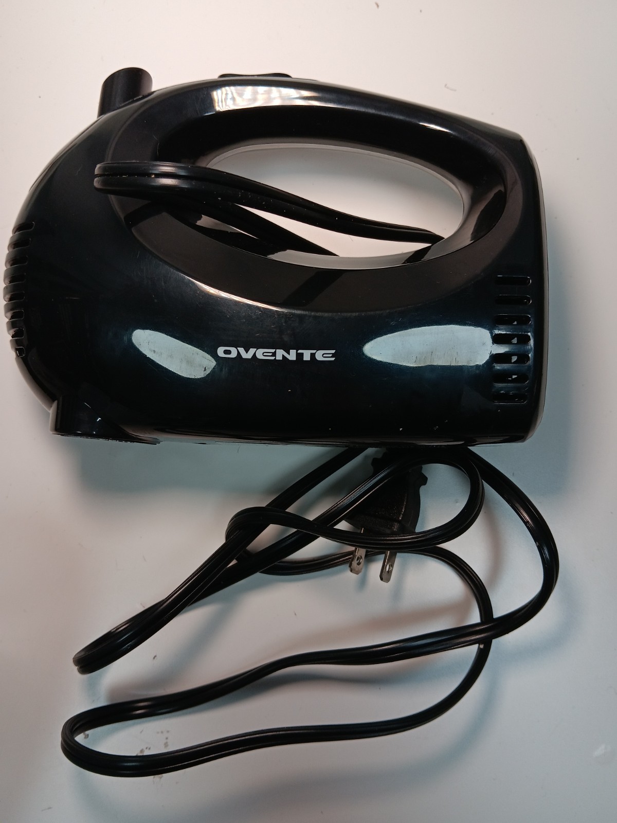 *NEW* Ovente 5 Speed Electric Hand Mixer and Snap-On Storage Case (HM151B)