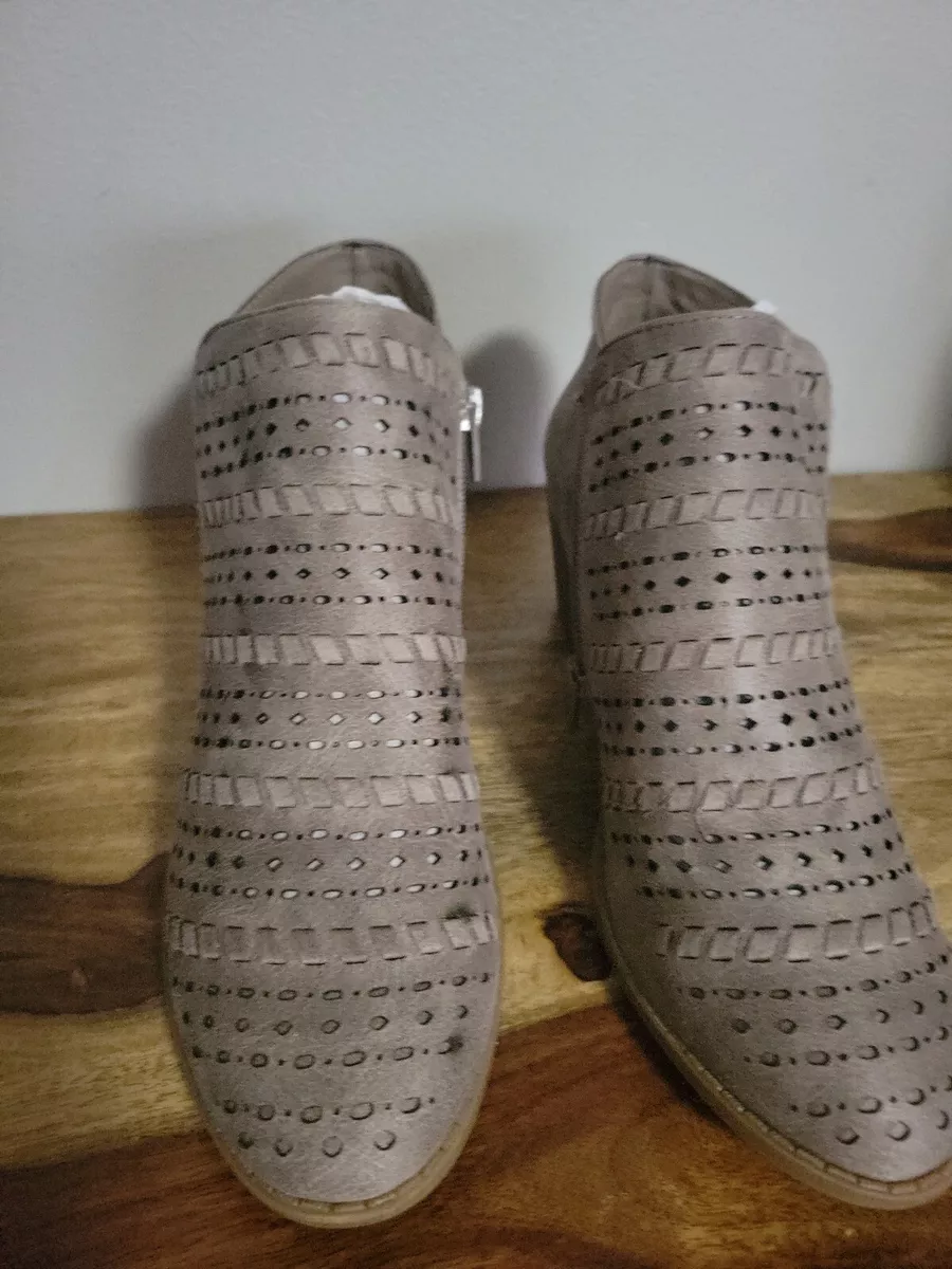 Fergalicious Womens Bandit Size 9 Tan Block Heel Cut Out Ankle
