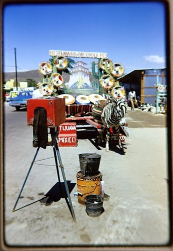 1970s 26 Orig 35mm Slides Tijuana Mexico Street Vendors Pottery Black Velvet MP - Picture 10 of 21
