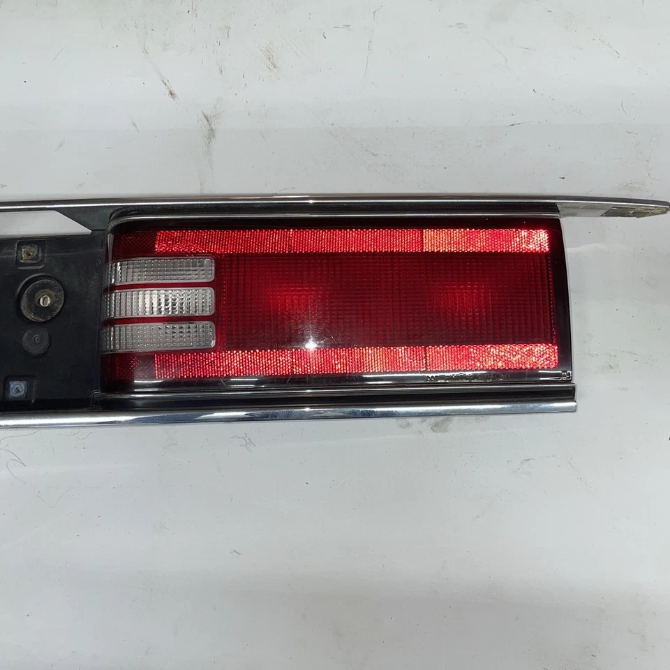 Buick Lesabre 1992 1996 luz trasera central montaje maletero panel acabado 16515399 Foto 3 de 4