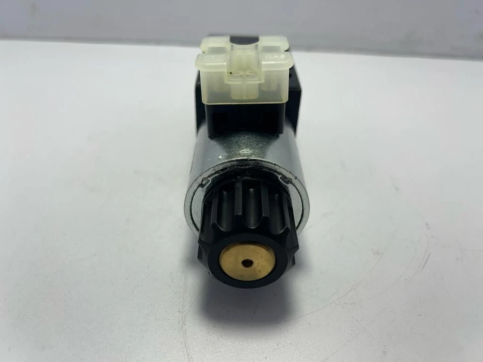 Parker 4D01 3112 0101 C1G0Q Directional Control Valve 026-54129-H - Image 4 of 4