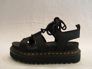 sandali dr martens nartilla