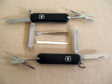 Lot of 2 Victorinox Classic SD Swiss Army Pocket Knife - Black - Very Good