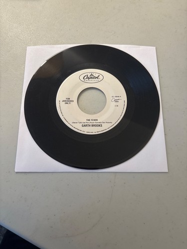 GARTH BROOKS THE FEVER / THE NIGHT WILL ONLY KNOW 7" VINYL 45 RPM ON CAPITOL VG+