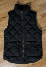 J.Crew Vest XS Women’s Black Quilted Puffer Zip Down Gold Snap Pockets Jacket