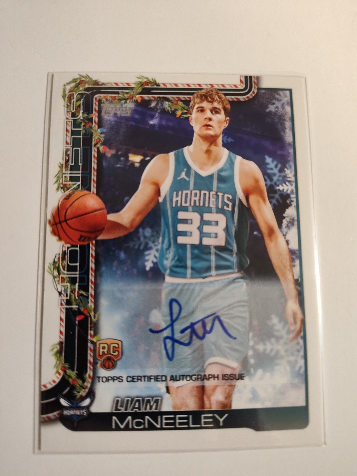 Liam McNeeley #H189 2025-26 Topps Holiday Basketball Autographs