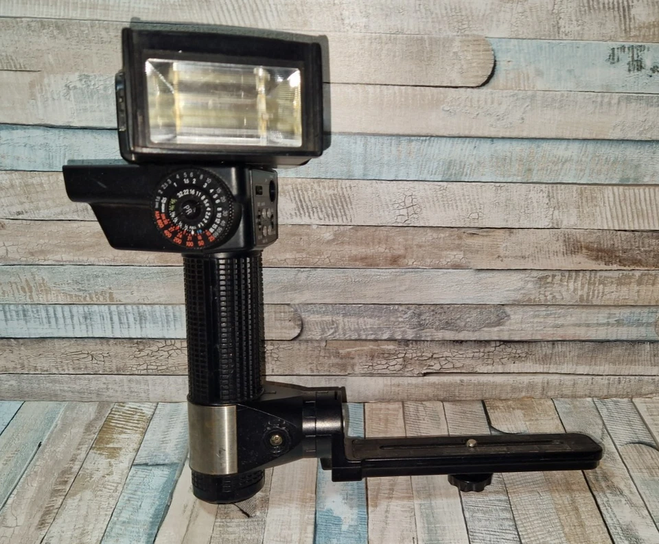 Sunpak Auto Zoom Thyristor 3600 Handle Camera Flash- Photography - Image 3 of 4