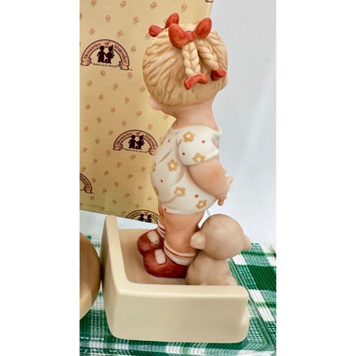 Memories of Yesterday Fido Loves Me Girl & Dog Enesco 1987 nuovo con scatola figurina vintage - Foto 7 di 8