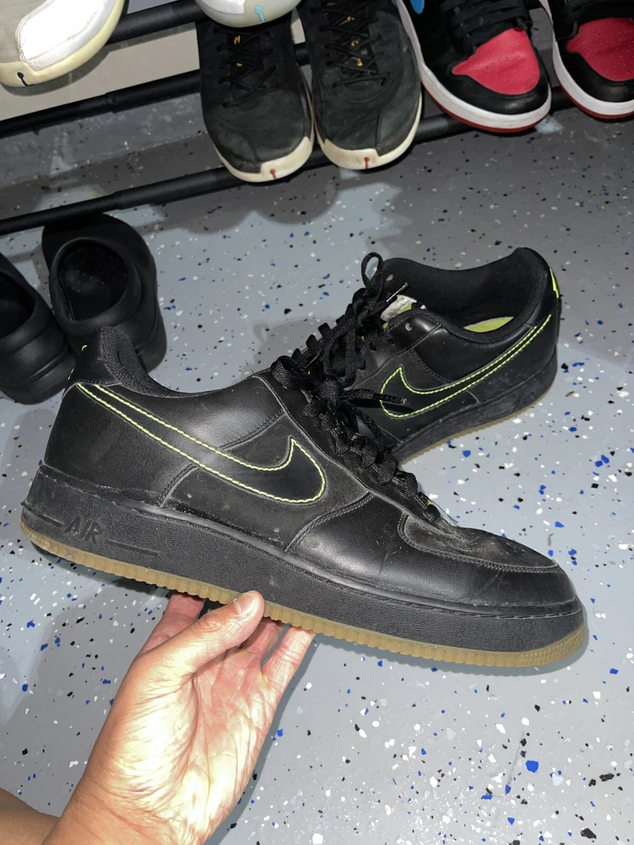 Nike air force clearance 1 black volt