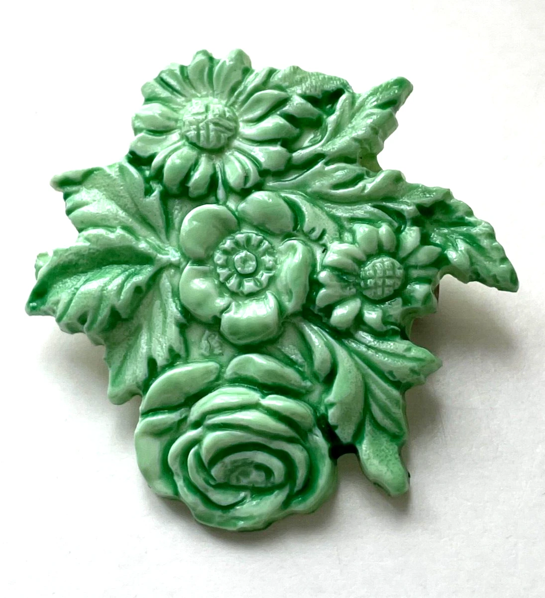Ancienne Broche Faite Main – Métal Doré Et Plastique Peint – Thème Nature