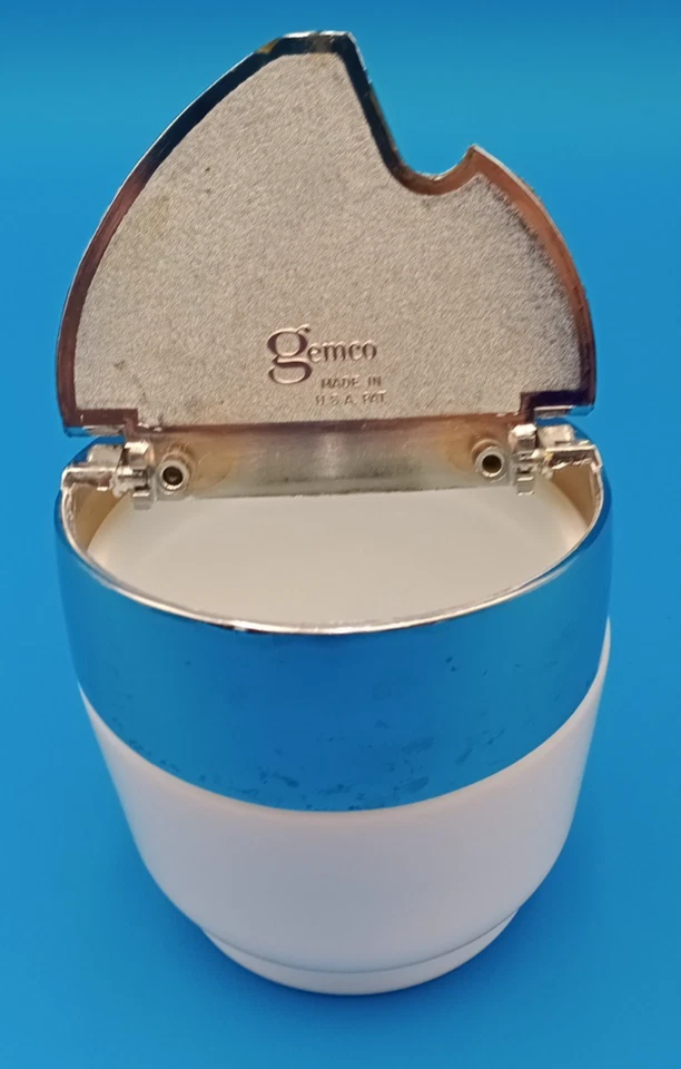 Vintage GEMCO USA Milk Glass Sugar Bowl Flip Top Lid MCM - Image 4 of 4