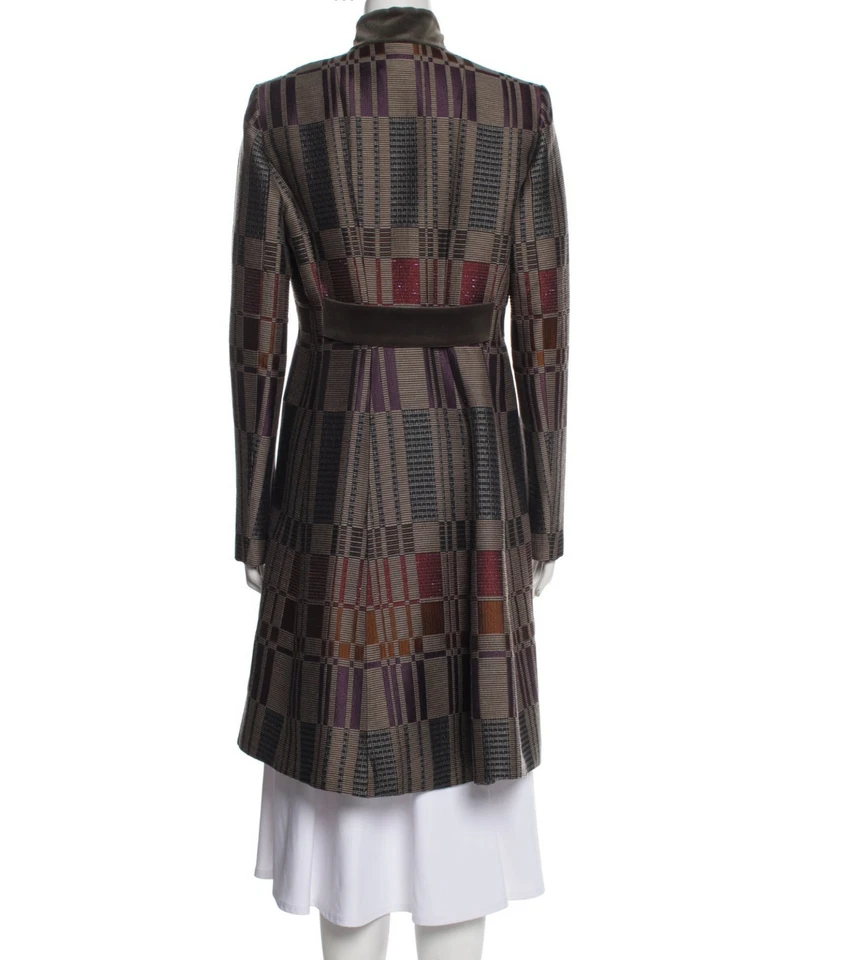 Abrigo largo para mujer Etro Milano mezcla de lana jacquard estampado geométrico Italia Foto 3 de 4