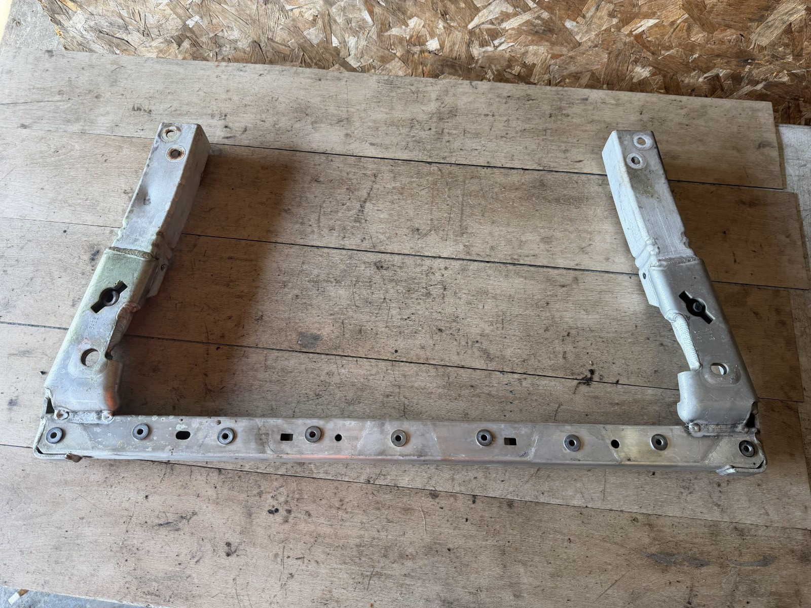 MASERATI GHIBLI OEM 17-21 FRONT CROSSMEMBER SUPPORT BRACKET