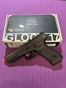 GLOCK 17 Gen 5 Gas GBB Airsoft Pistol 6mm Black with Magazine and Box