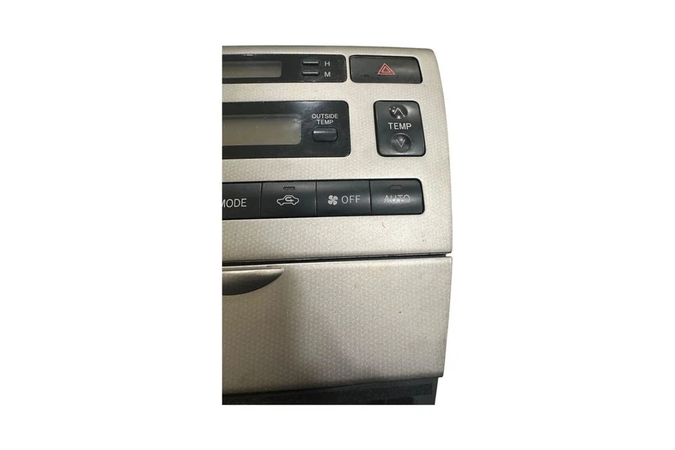 Toyota Corolla E120 E130 2005 Climate control unit module 554111A240 ONV57813 - Image 3 of 4