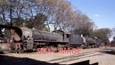 PHOTO  S AFRICA RAILWAY ZAMBIAN RAILWAYS 12TH CLASS 204 (LEFT) & 197 ZECO WORKS