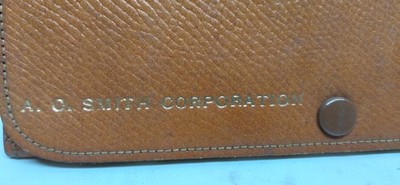 VINTAGE A. O. SMITH WELDING GLASS 'LENS' ? IN A BROWN LEATHER POCKET CASE