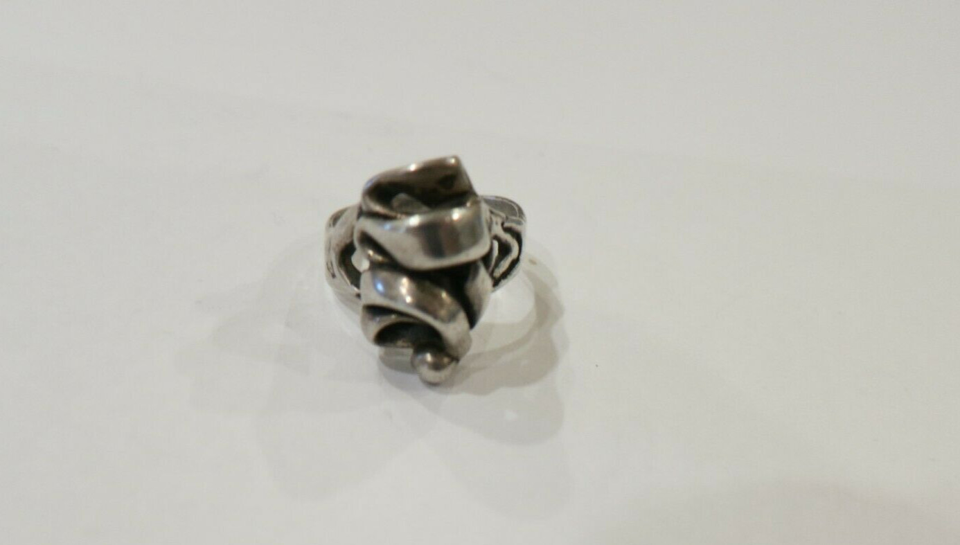 ARTISTIC SOLID 925Sterling SILVER  RING. EXCELLEN… - image 5