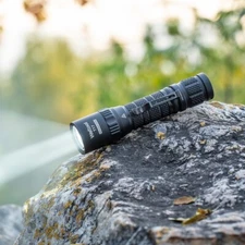 Weltool T17 Durable tactical flashlight 600 Lumens 239 Meter 3.5 Hour Runtime