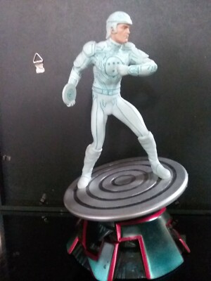 tron statue
