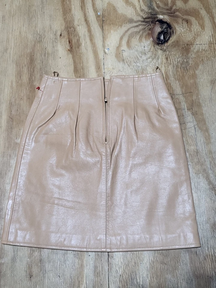 Trek New York Genuine Leather Skirt Women 4 Honey @M6 Pleated Zip - Image 2 of 4