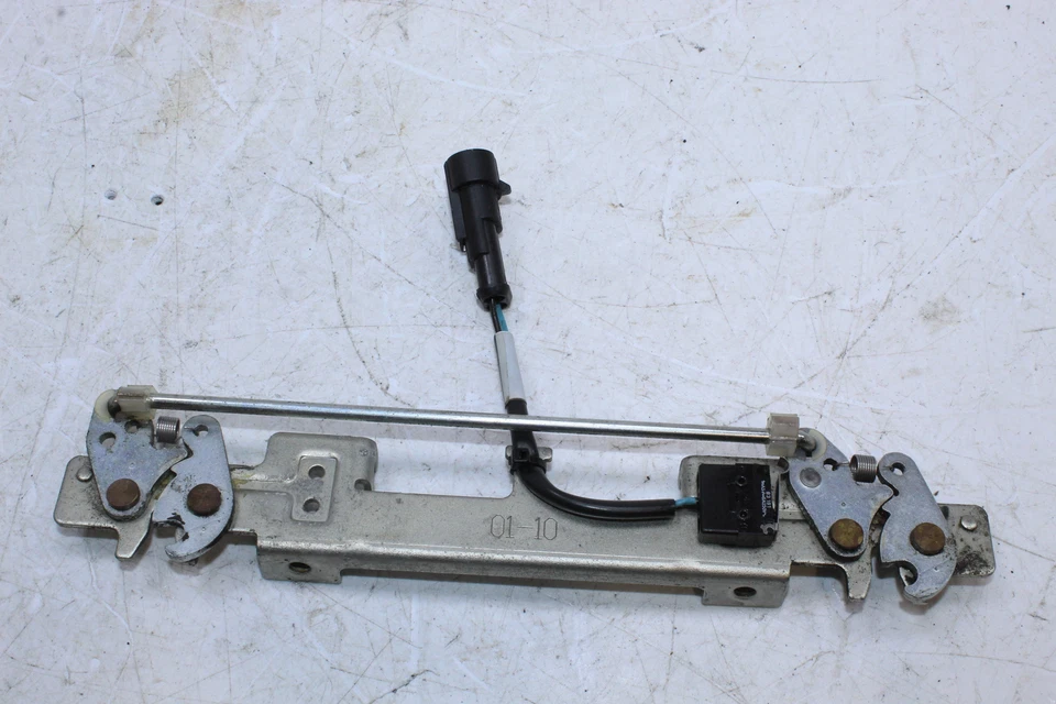 10-11 Can-Am Spyder RT-S Roadster SM5 pestillo central 708300188 Foto 4 de 4