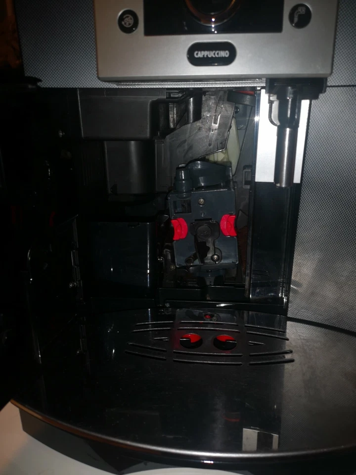 DeLonghi Perfecta ESAM 5500 Titanium 14 Tassen Kaffeevollautomat - Bild 2 von 4