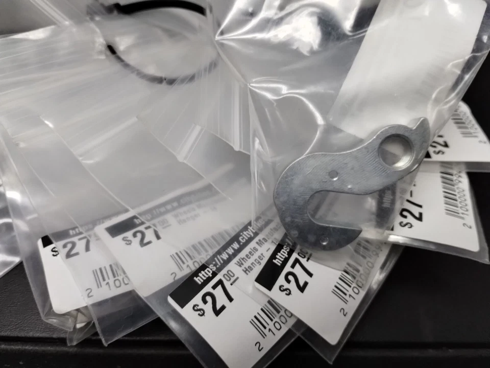 ENORME lote de perchas de desviador de fabricación de ruedas nuevas, ¡liquidación!  Foto 4 de 4