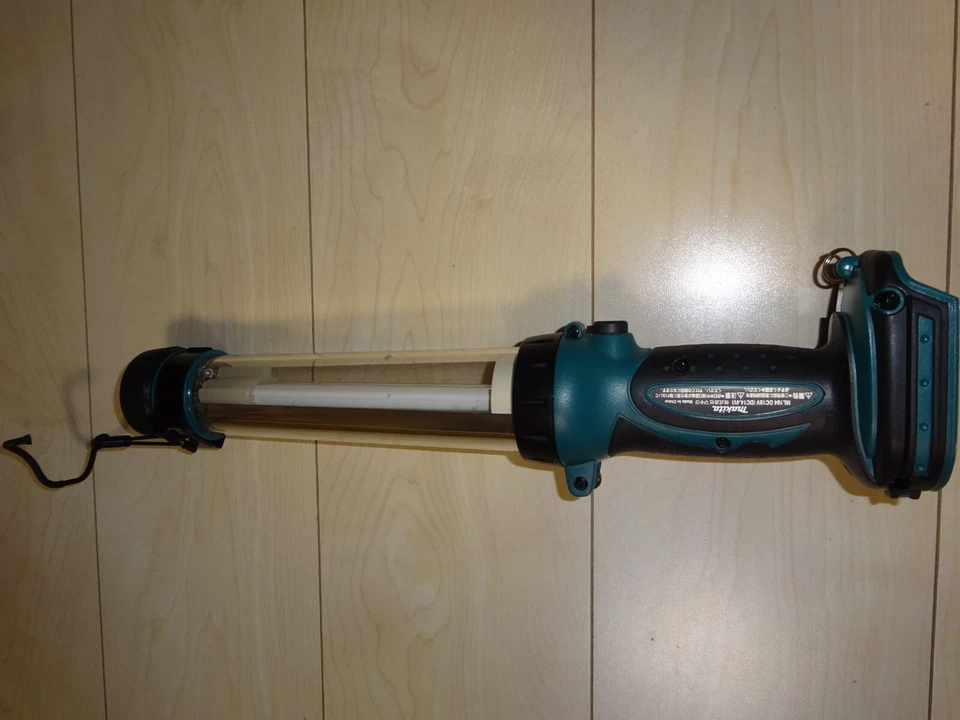 Makita Rechargeable Work Light ML184 18V (DC14.4V) Makita Work Light Body Only - Image 4 of 4