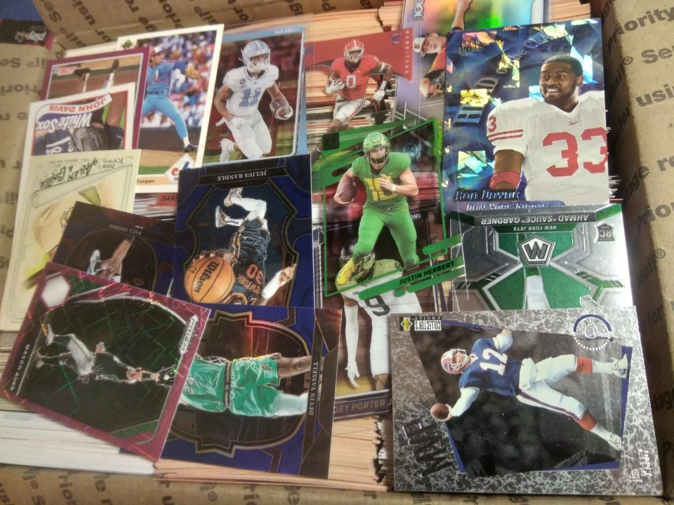  Caja de tarjetas deportivas 1500+ de tarifa plana media de baloncesto, fútbol, béisbol Foto 3 de 3