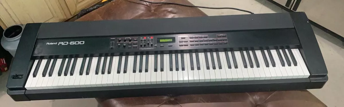 Roland RD-600 KEYBOARD PIANO Excellent 88 keys