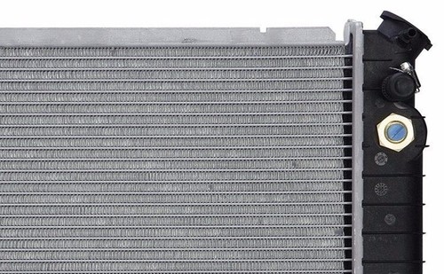 New Radiator For 1982-1992 Chevrolet Camaro Pontiac Firebird - Picture 4 of 6