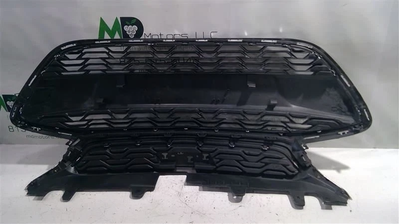 2020-2022 CHEVROLET SPARK FRONT CENTER GRILLE OEM 42651733 / 42673111 - Image 2 of 4