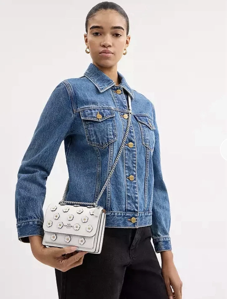 蔻驰迷你Klare斜挎包带花卉贴花零售价378美元 — 第 4/4 张图片