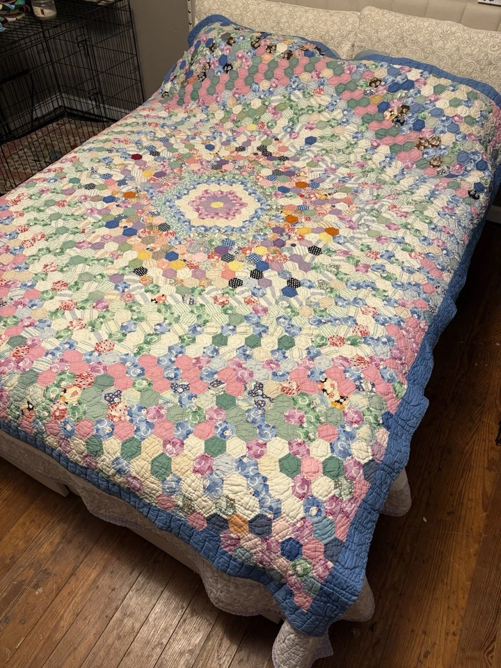 Vintage Hand stitched Grandmother’s Garden Quilt - Image 3 of 4