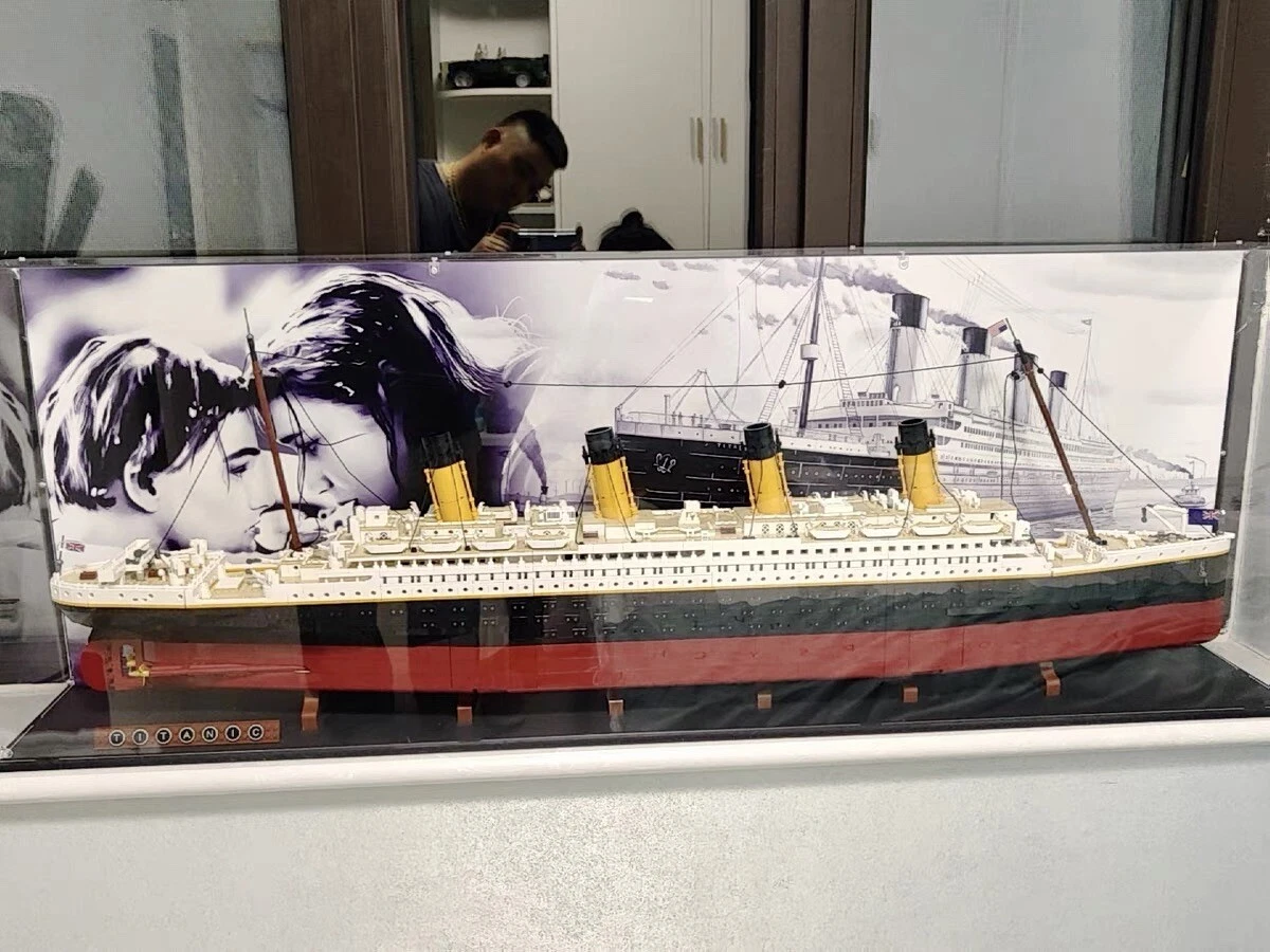 FantasMall Display Case/Box for LEGO® Titanic 10294